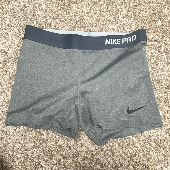 Women’s Nike pro spandex shorts dry fit gray - Picture 1 of 2